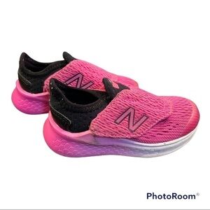 New Balance Shoes Sneakers Barbiecore Pink Black Baby Girl Velcro Size 6‎